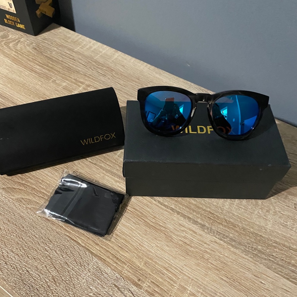 WILDFOX sunglasses